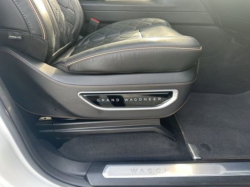 Used 2022 Jeep Grand Wagoneer Series III image 38