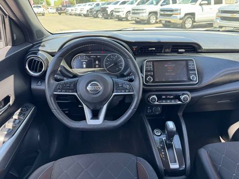 Used 2019 Nissan Kicks SR FWD image 24