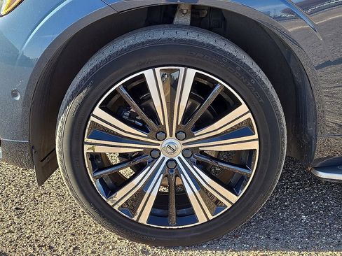 Certified 2023 Volvo XC60 B5 Plus w/ Protection Package Premier image 12