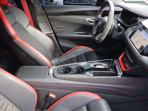 Used 2023 Audi RS e-tron GT image 13