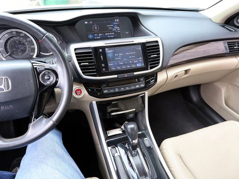 Used 2016 Honda Accord EX-L image 42