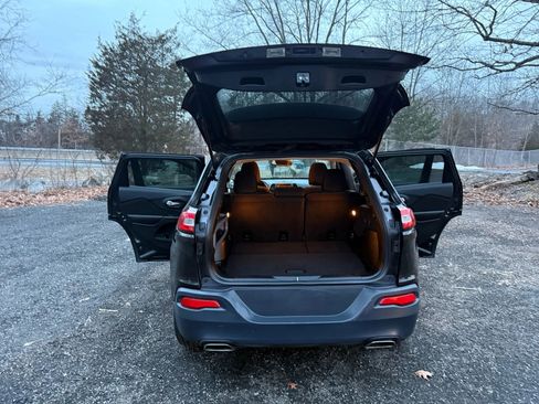 Used 2016 Jeep Cherokee Latitude w/ Comfort & Sound Group image 22