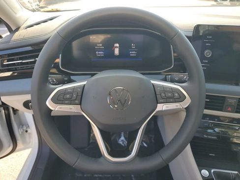 New 2026 Volkswagen Jetta SE FWD image 18