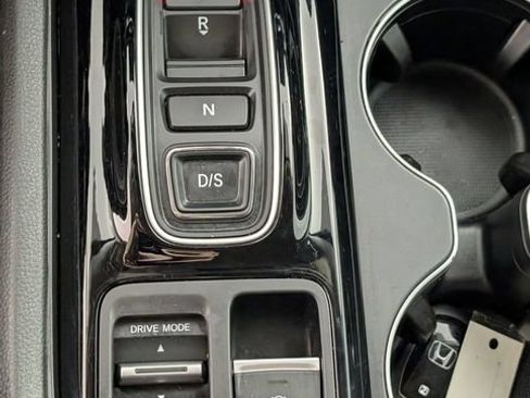 Used 2025 Honda Pilot EX-L image 22