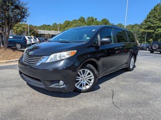 Used 2012 Toyota Sienna XLE image 1