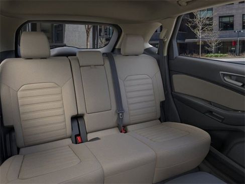 New 2024 Ford Edge SE image 11
