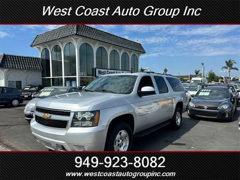 Used 2014 Chevrolet Suburban LT image 1