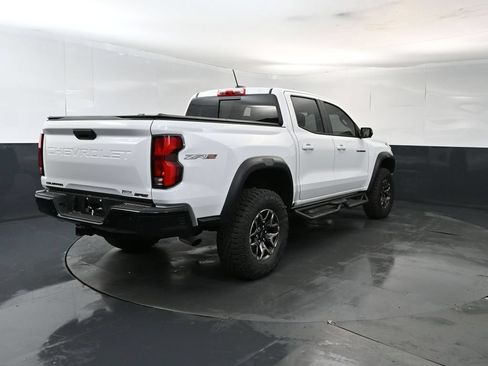 Used 2026 Chevrolet Colorado ZR2 w/ Technology Package AWD/4WD image 5