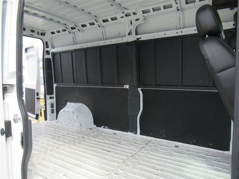 Used 2023 RAM ProMaster 2500 image 13