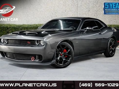 Used 2017 Dodge Challenger R/T RWD image 1