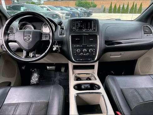 Used 2019 Dodge Grand Caravan SXT FWD image 21