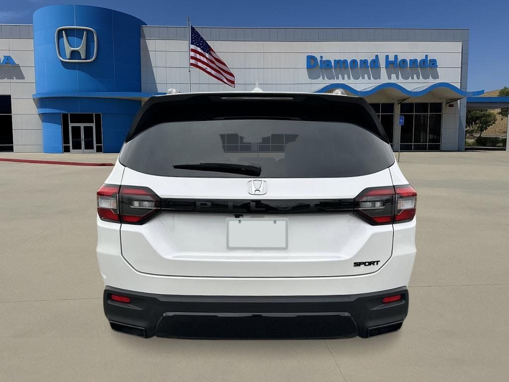 New 2026 Honda Pilot Sport image 4