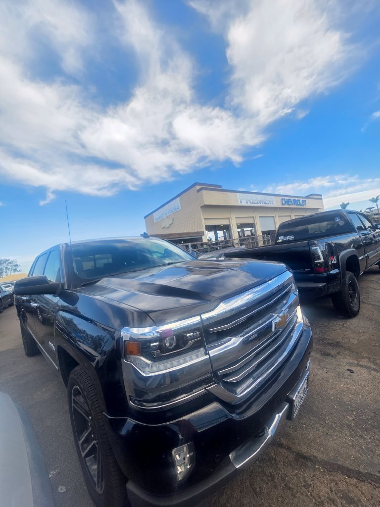Used 2017 Chevrolet Silverado 1500 High Country w/ High Desert Package AWD/4WD image 2