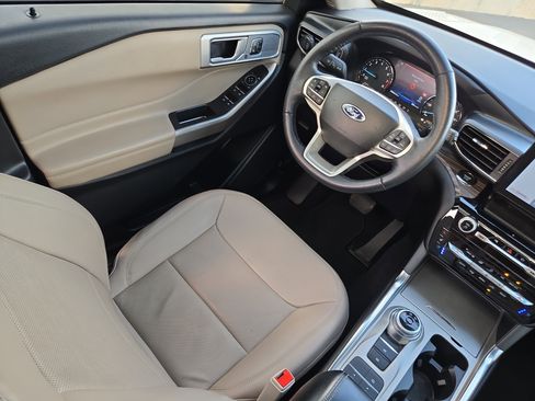 Used 2023 Ford Explorer Limited w/ Equipment Group 301A image 19