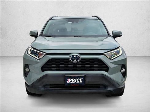 Used 2020 Toyota RAV4 XLE w/ Convenience Package AWD/4WD image 2