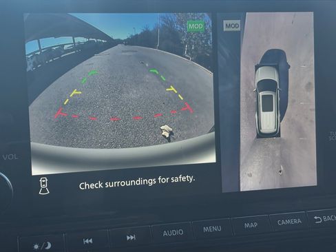 Used 2024 Nissan Pathfinder Platinum w/ Cargo Package image 9