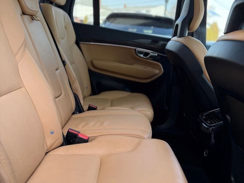 Used 2016 Volvo XC90 T6 Momentum w/ Momentum Plus Package image 11