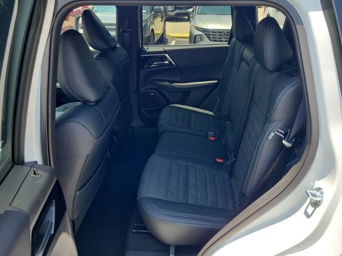 New 2026 Mitsubishi Outlander LE FWD image 8