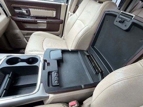 Used 2016 RAM 1500 Laramie AWD/4WD image 33