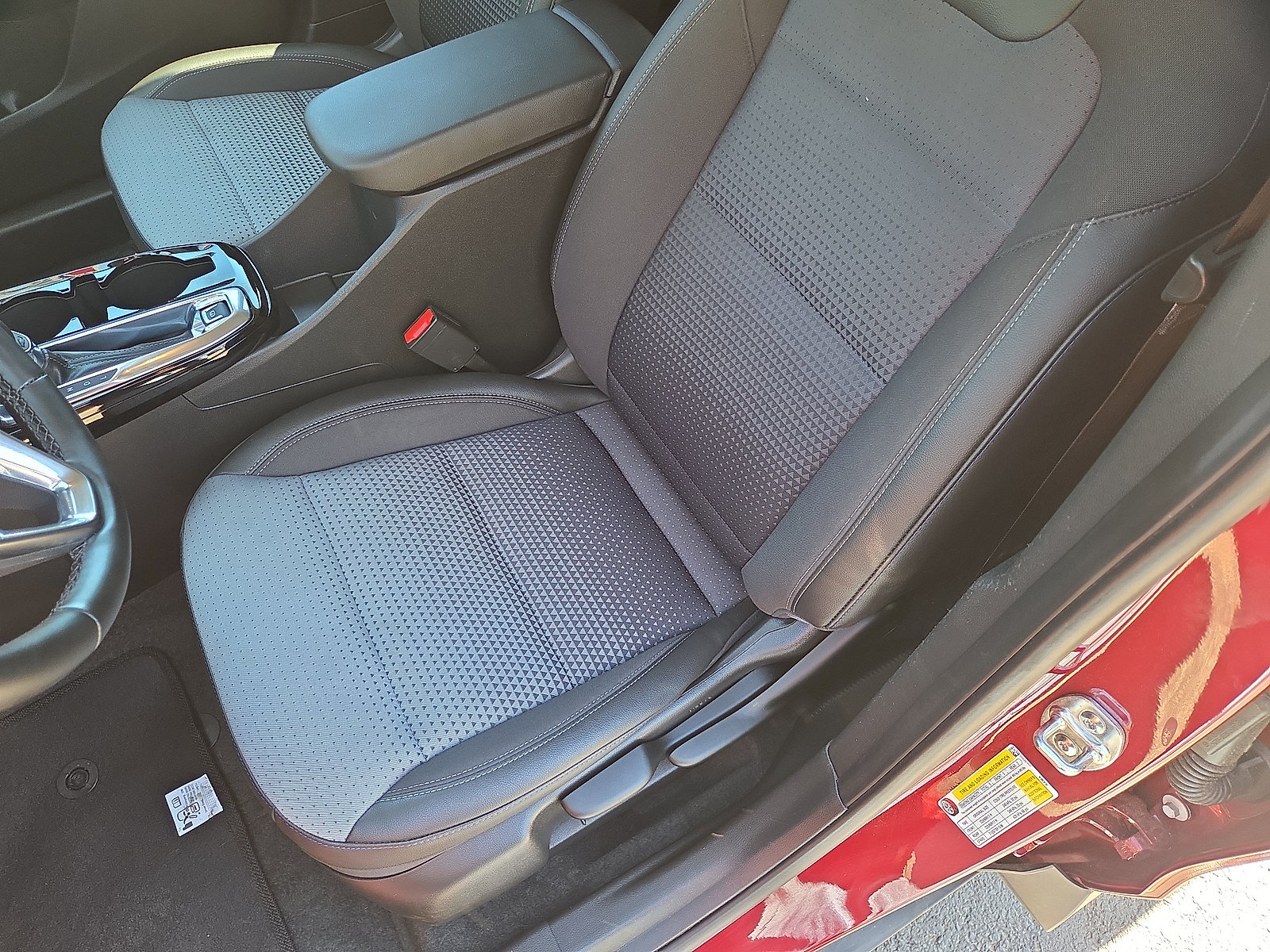 Used 2025 Chevrolet Trax LT w/ LT Convenience Package FWD image 13