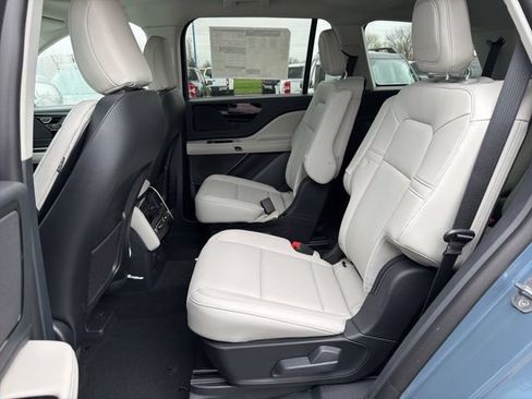 New 2026 Lincoln Aviator AWD image 14