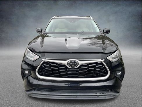 Used 2020 Toyota Highlander XLE AWD/4WD image 31