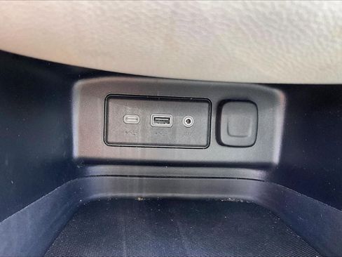 Used 2022 Chevrolet Equinox LS FWD image 31