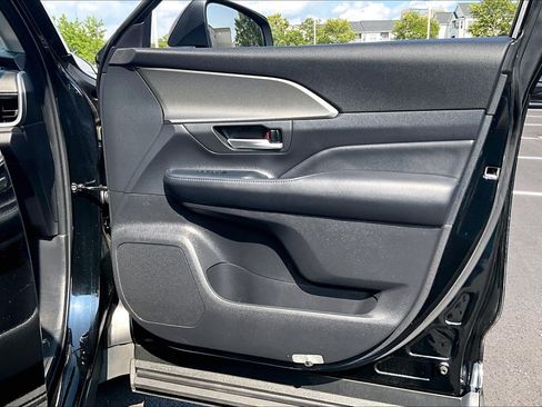 Used 2025 Toyota Grand Highlander FWD image 23