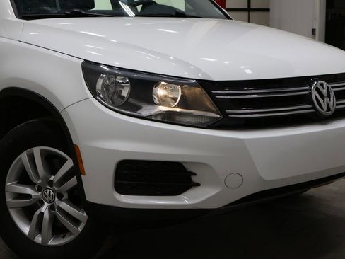 Used 2015 Volkswagen Tiguan S image 35