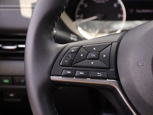 Used 2020 Nissan Sentra SV FWD image 11