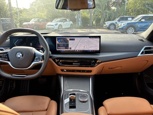 Certified 2025 BMW 330i Sedan RWD image 29