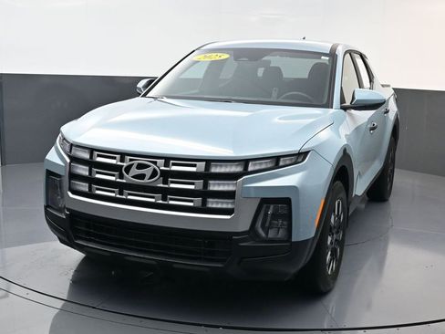 Used 2025 Hyundai Santa Cruz SE image 8