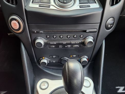 Used 2016 Nissan 370Z Touring RWD image 20