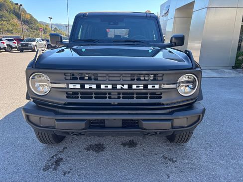 New 2025 Ford Bronco Base 4-Door 4X4 image 5