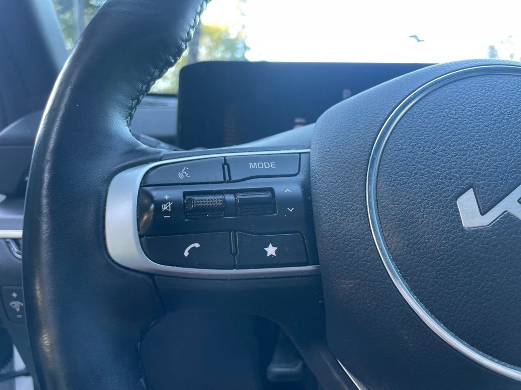 Used 2022 Kia K5 GT-Line w/ GT-Line FWD Premium Package image 16