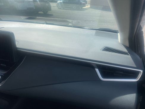 Used 2025 Toyota Corolla LE image 35