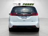 Used 2022 Chrysler Pacifica Limited image 4