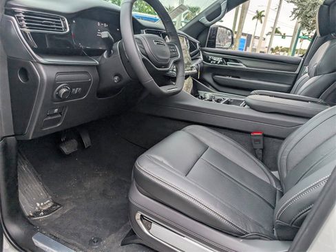 New 2026 Jeep Grand Wagoneer Summit image 11