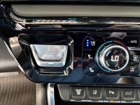 Used 2024 GMC Sierra 2500 AT4X w/ AT4X AEV Edition image 23