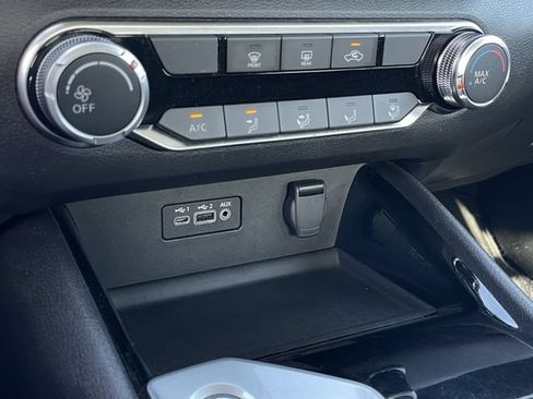 Used 2024 Nissan Altima 2.5 SV FWD image 19