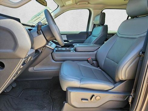 New 2026 Ford Expedition Active RWD image 4