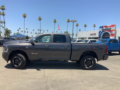 New 2025 RAM 2500 Laramie AWD/4WD image 11