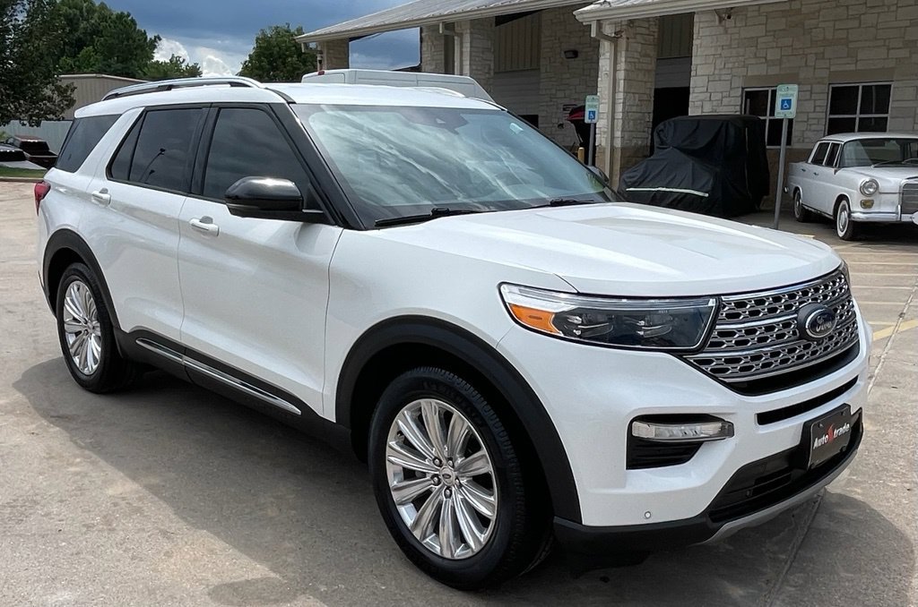 Used 2021 Ford Explorer Limited w/ Equipment Group 301A RWD image 2