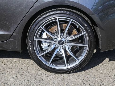 Used 2025 Genesis G70 2.5T RWD image 12