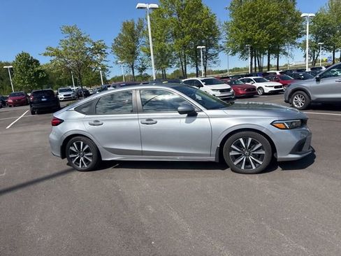 Used 2024 Honda Civic EX-L image 8
