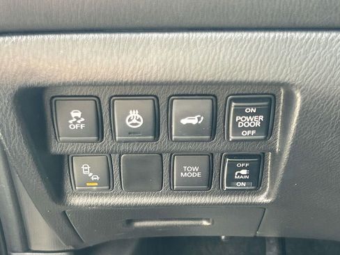 Used 2017 Nissan Pathfinder Platinum w/ Family Entertainment Package FWD image 33