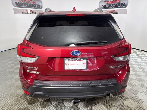 Used 2019 Subaru Forester Premium image 5