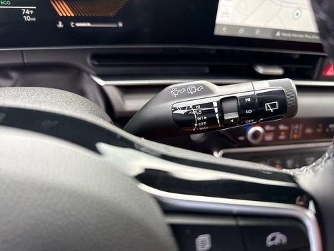 New 2026 Kia Carnival EX FWD image 21