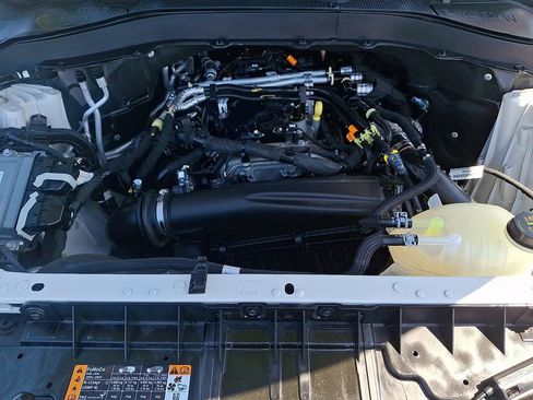 Certified 2025 Ford Explorer Active w/ Active Comfort Package AWD/4WD image 27