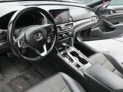 Used 2018 Honda Accord Sport image 16